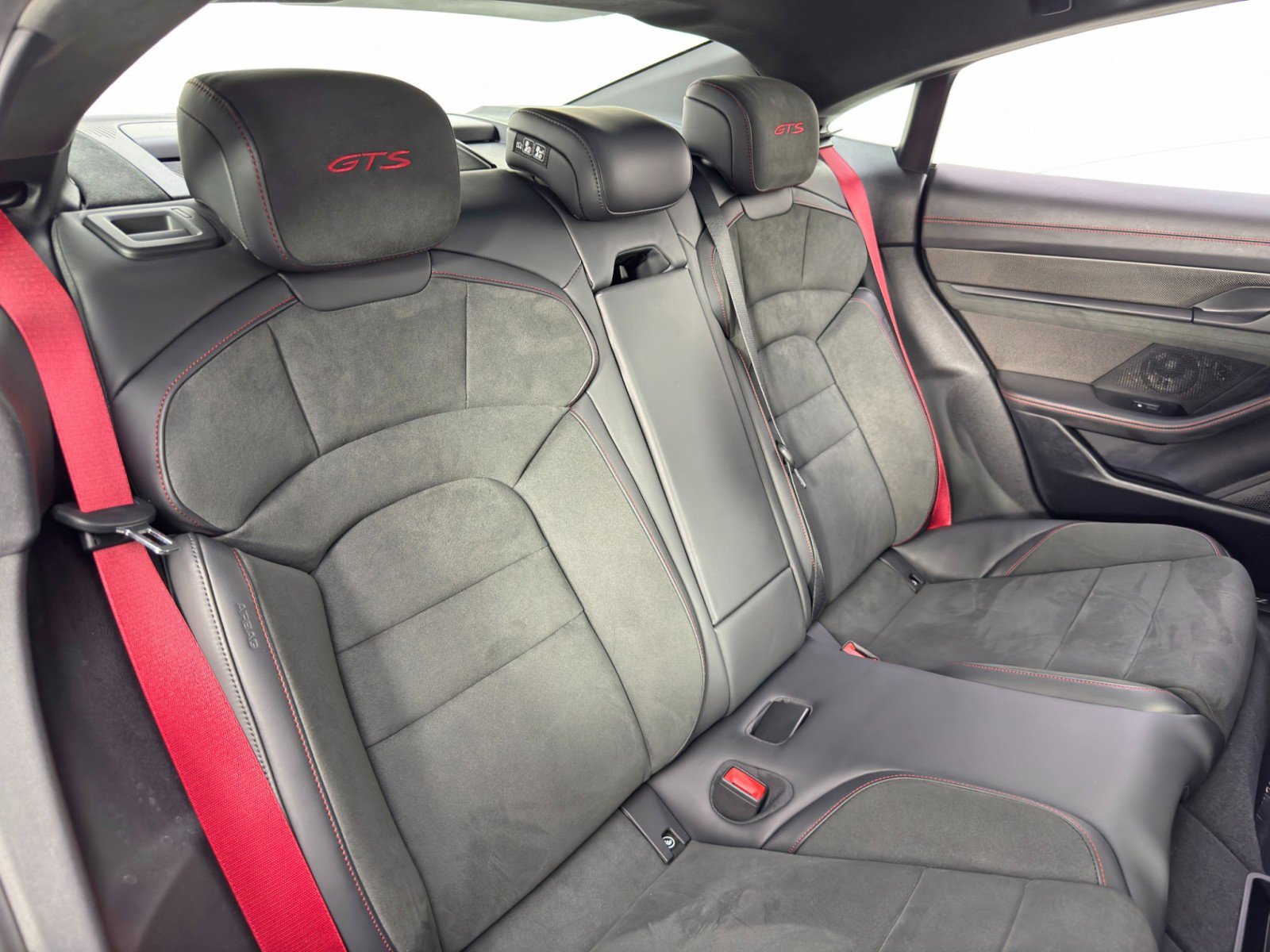 Used 2023 Porsche Taycan GTS image 42