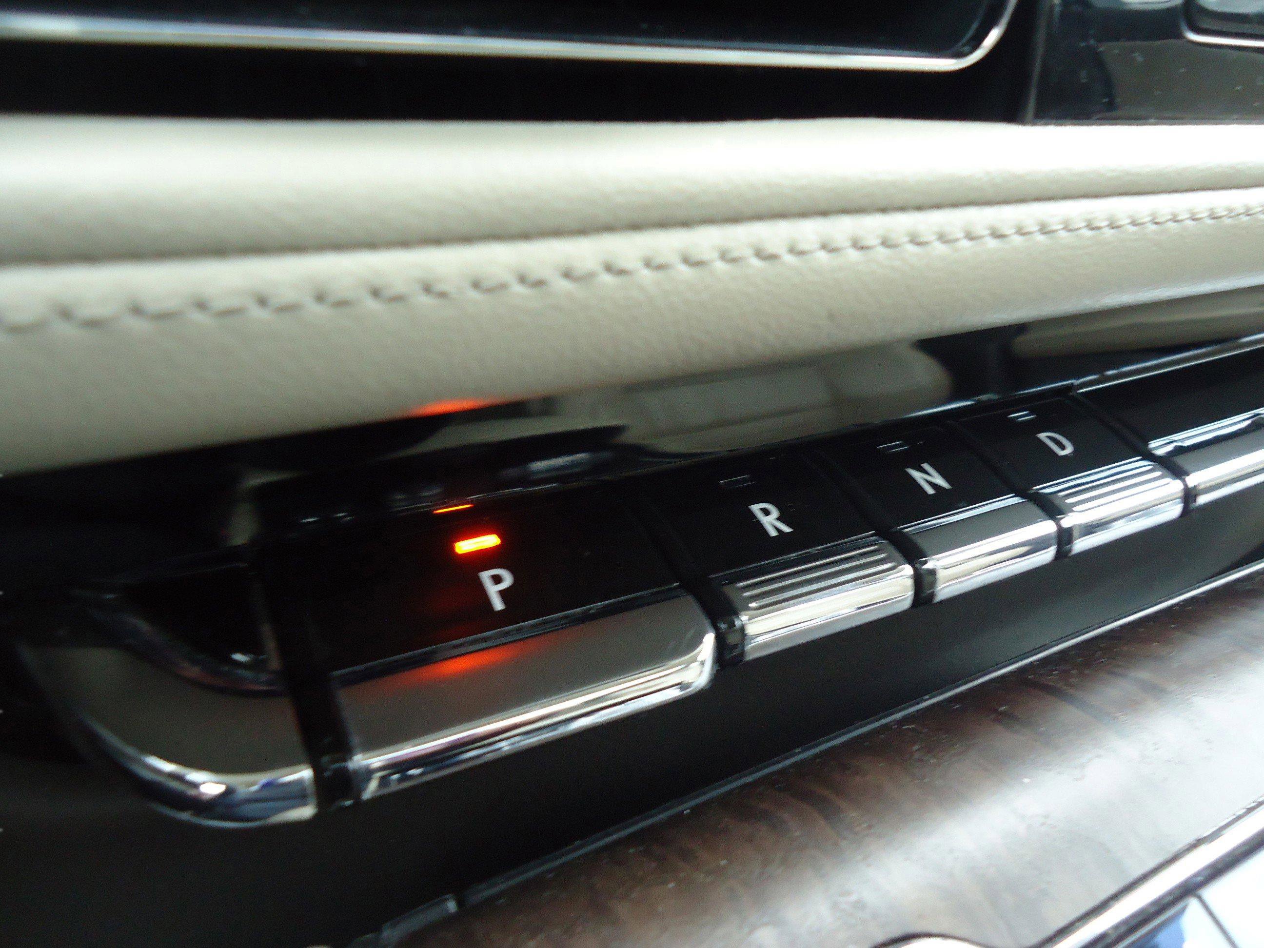 Used 2021 Lincoln Aviator Reserve w/ Equipment Group 202A image 23