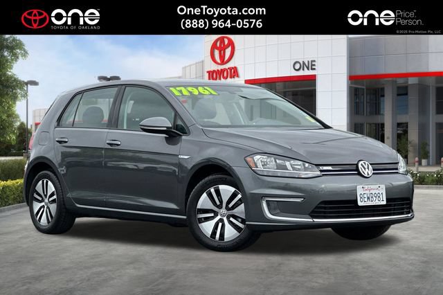 Used 2017 Volkswagen e-Golf SE w/ DC Fast Charging Package