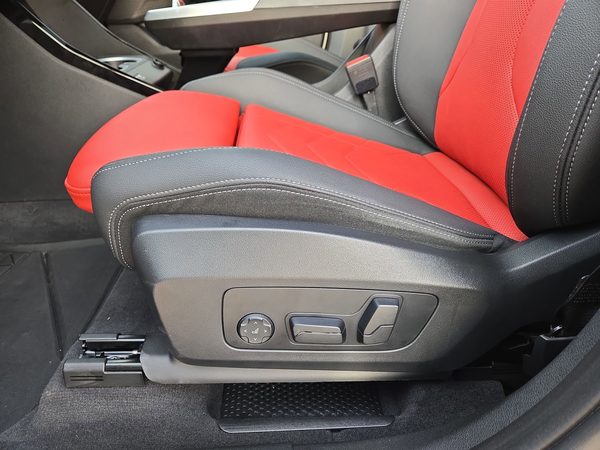 Used 2023 BMW X1 xDrive28i w/ Premium Package AWD/4WD image 17