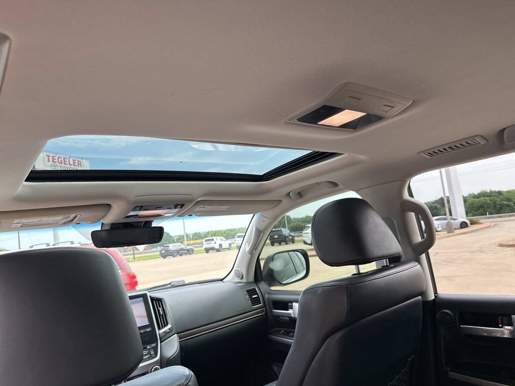 Used 2018 Toyota Land Cruiser AWD/4WD image 23