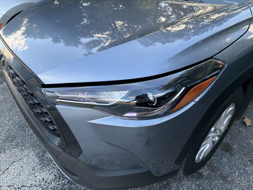 Used 2025 Toyota Corolla Cross LE FWD image 9