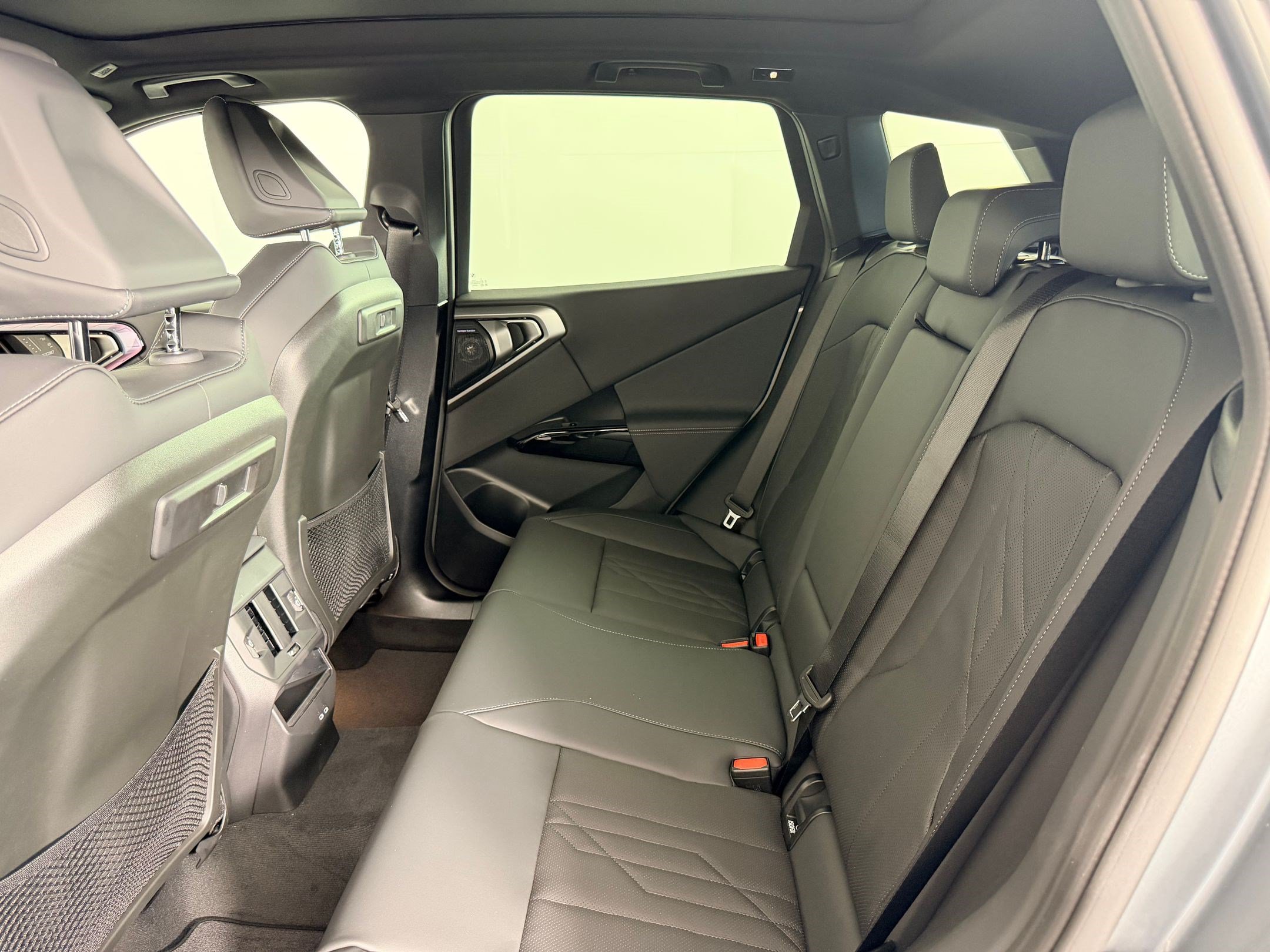 New 2026 BMW X3 xDrive30i w/ Premium Package AWD/4WD image 13