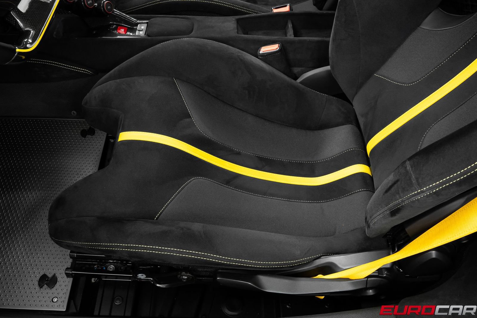 Used 2020 Ferrari 488 Pista Coupe RWD image 53