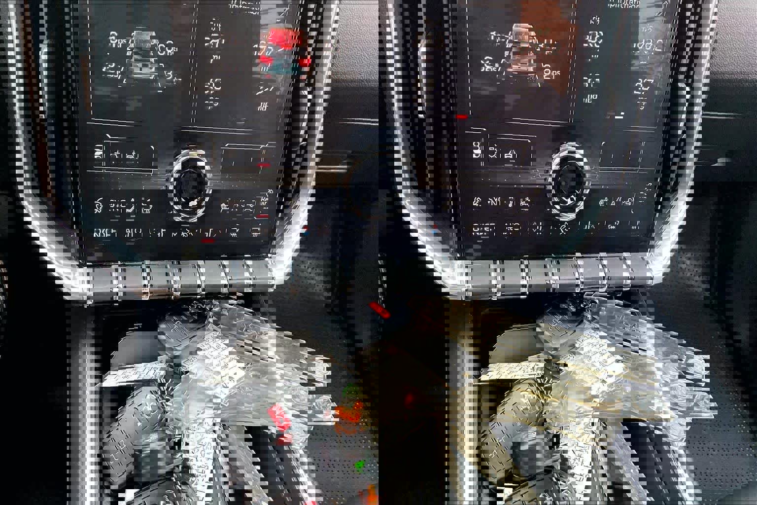 Used 2024 GMC Acadia Elevation image 31