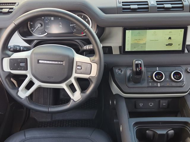 Used 2023 Land Rover Defender 110 SE image 25