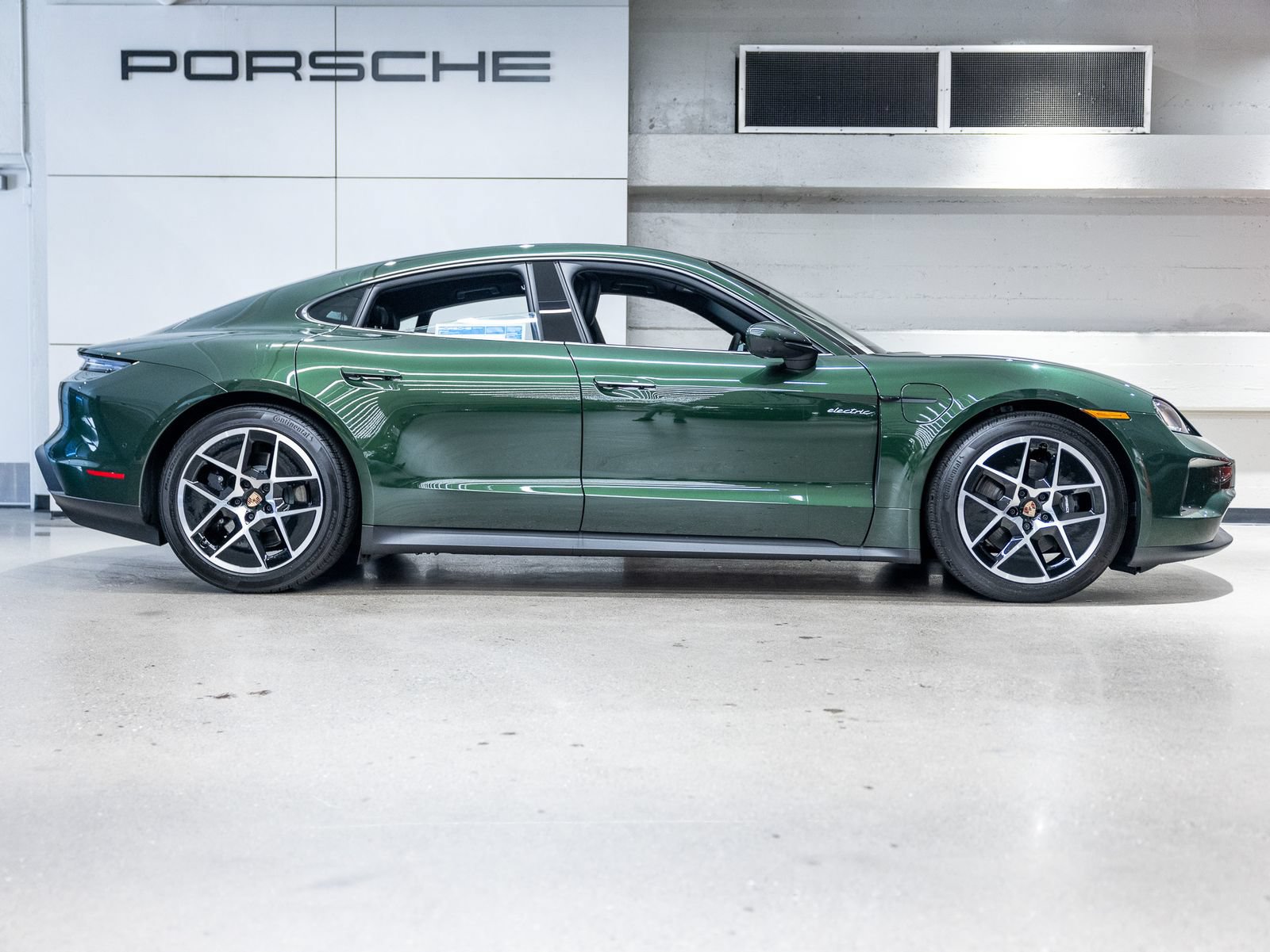 New 2026 Porsche Taycan AWD/4WD image 16