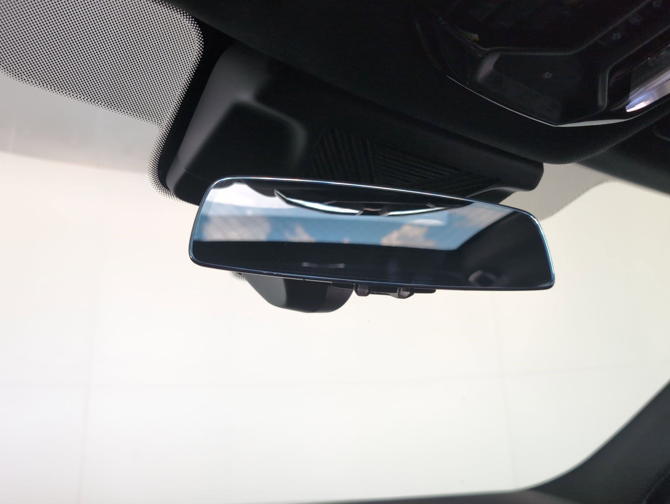 New 2025 BMW i7 xDrive60 w/ Premium Package image 16