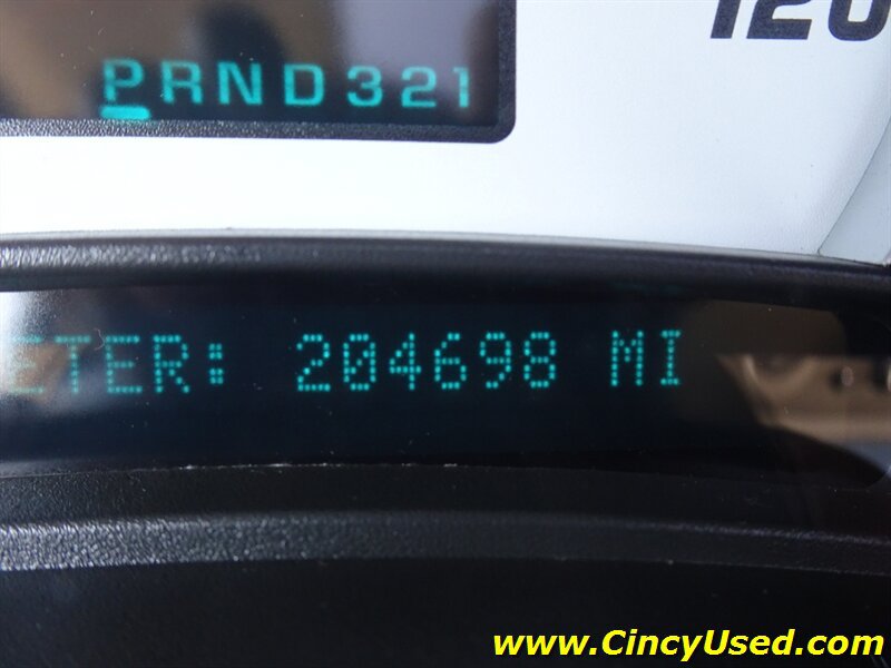 Used 2004 HUMMER H2 w/ Preferred Equipment Group AWD/4WD image 26