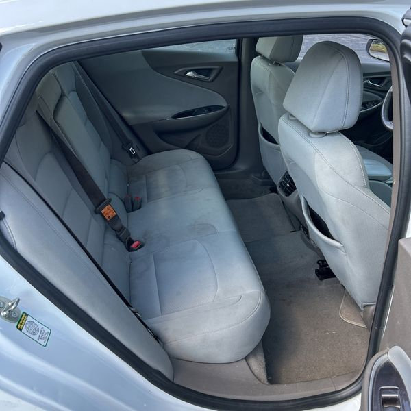 Used 2018 Chevrolet Malibu LT image 18