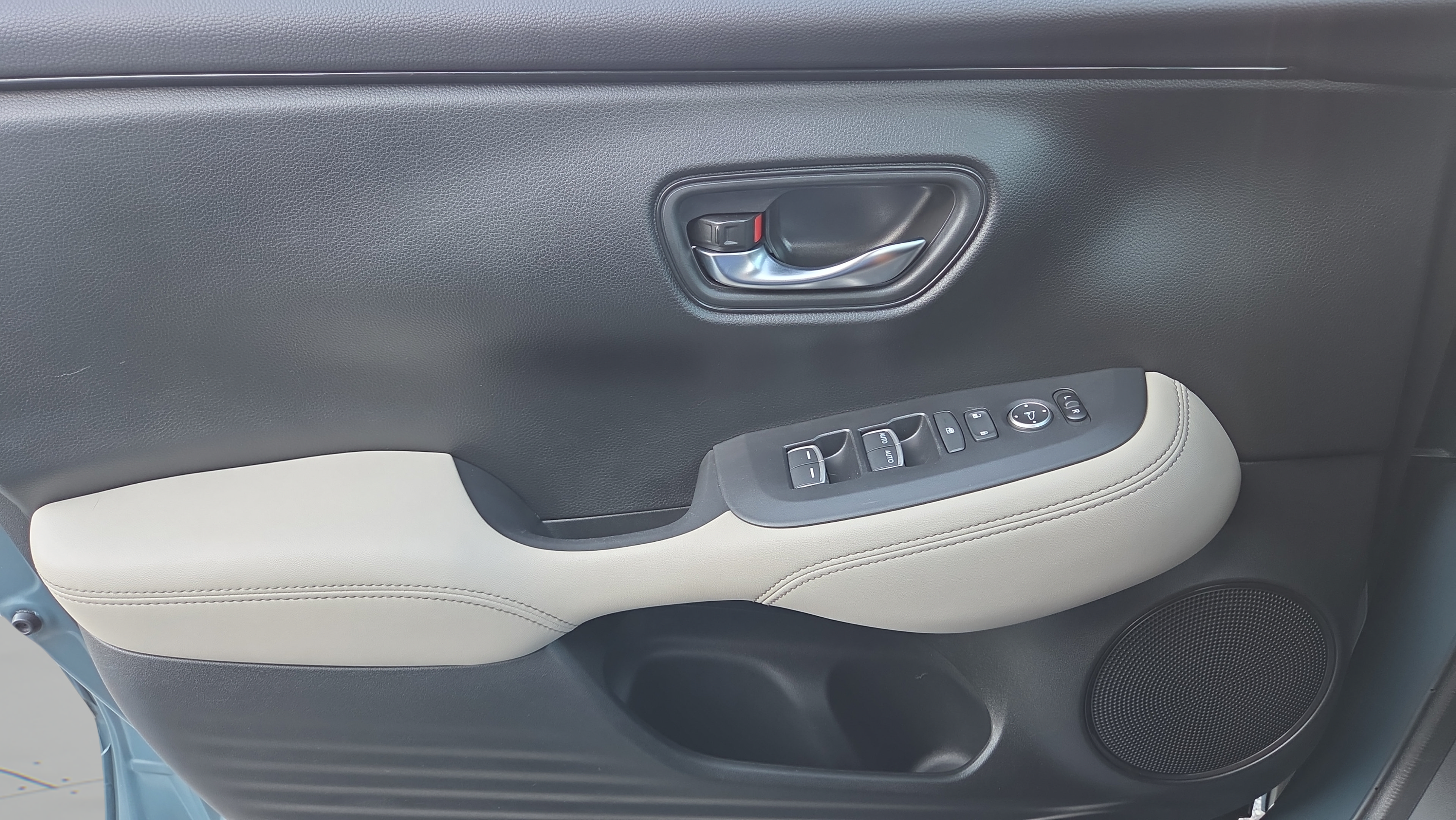 Certified 2023 Honda HR-V EX-L image 33