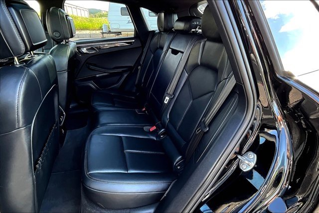 Used 2024 Porsche Macan image 22