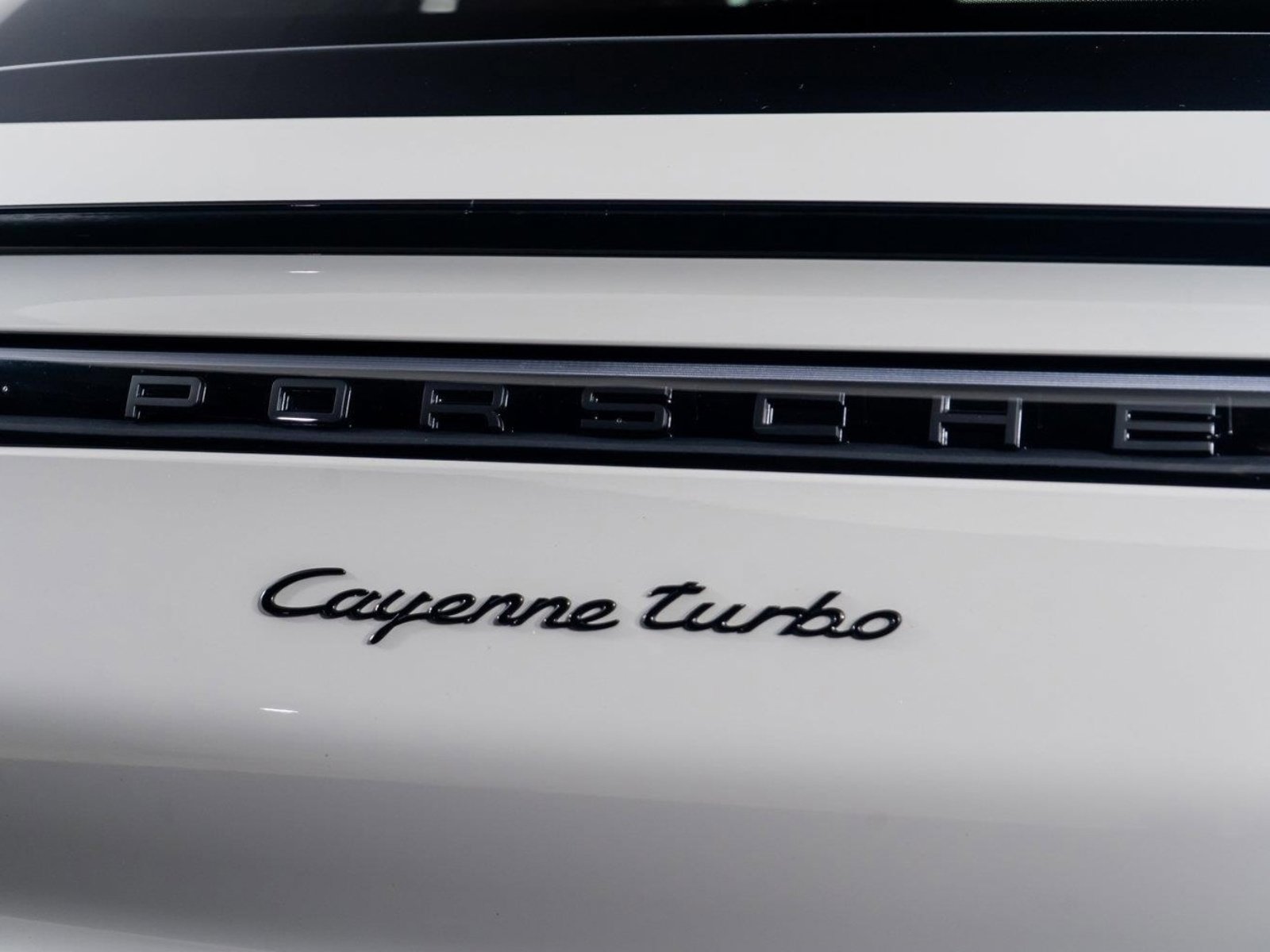 Used 2022 Porsche Cayenne Turbo image 14