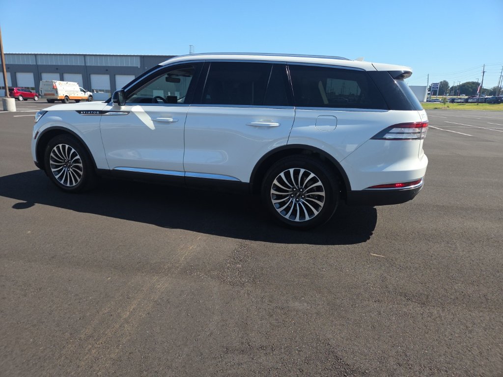 Used 2024 Lincoln Aviator 2WD w/ Premium Package image 11