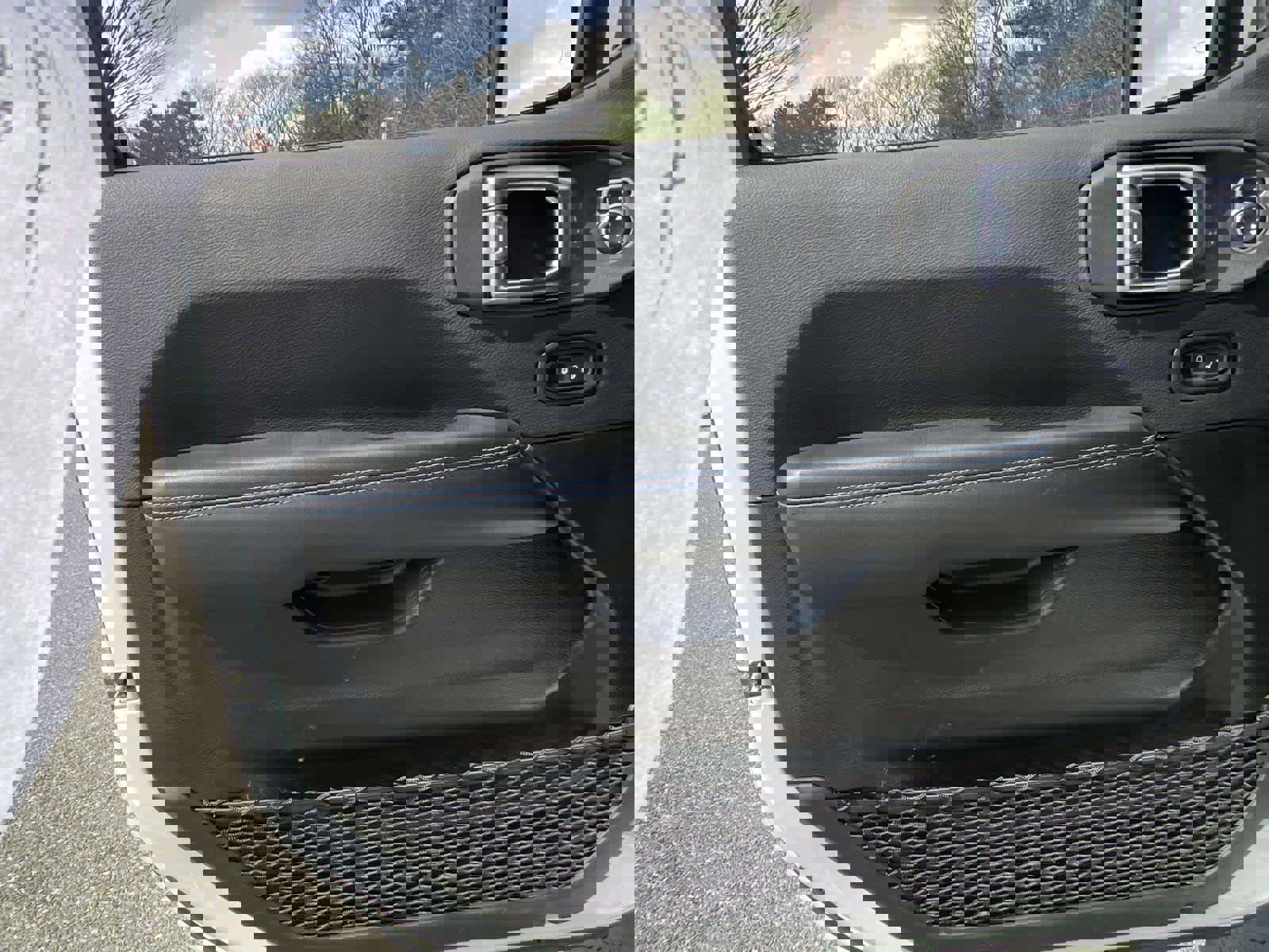 Used 2024 Jeep Wrangler High Altitude image 22