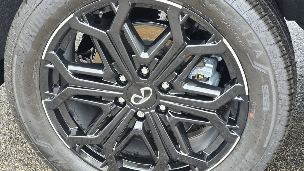 New 2026 INFINITI QX80 4WD image 13