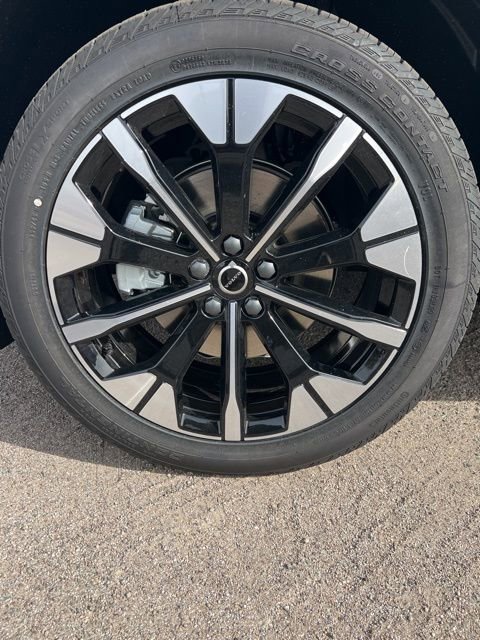 New 2026 Volvo XC60 B5 Plus w/ Protection Package Premier image 33