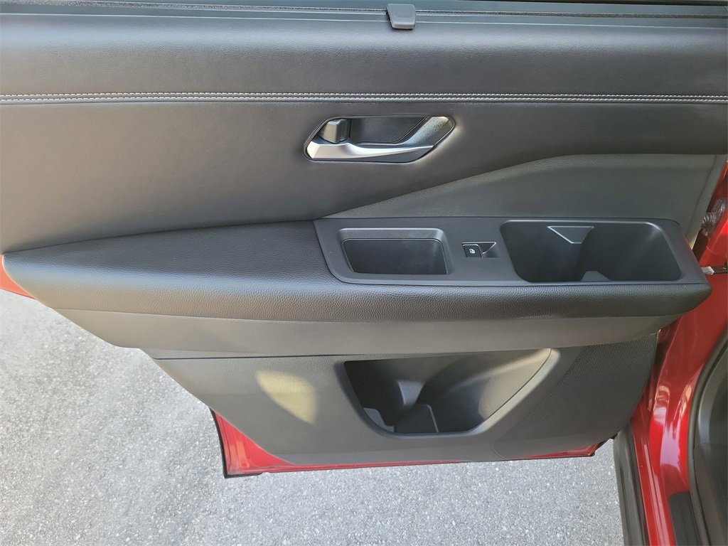 Certified 2023 Nissan Pathfinder Platinum image 11