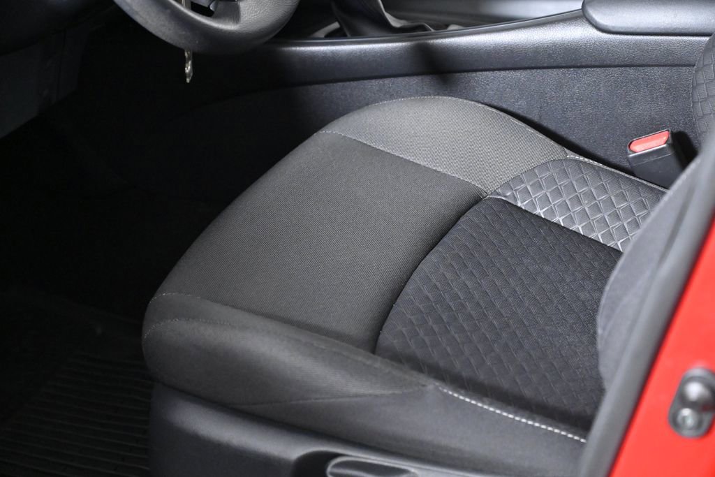 Used 2020 Toyota C-HR LE image 26