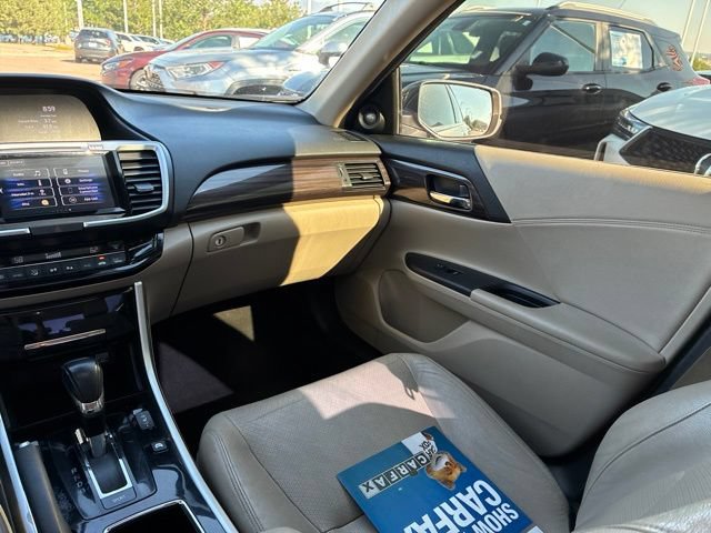 Used 2017 Honda Accord EX-L image 29
