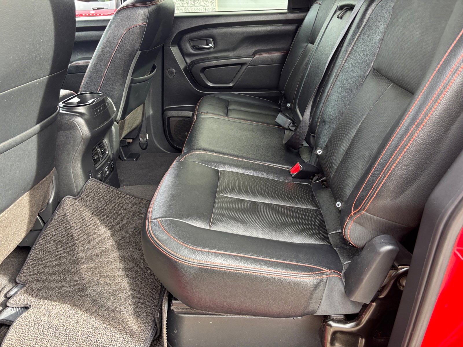 Used 2022 Nissan Titan PRO-4X w/ Pro-4x Convenience Package image 17