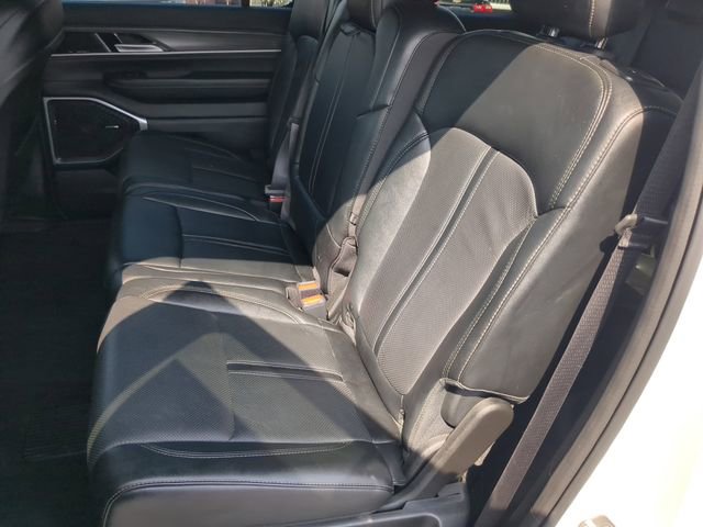 Used 2024 Jeep Wagoneer Series II w/ Flexible Seating Group image 20