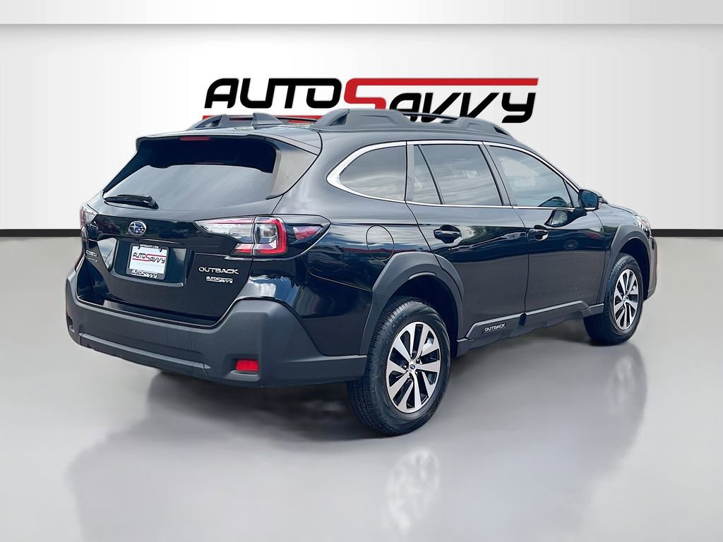 Used 2023 Subaru Outback Premium image 7