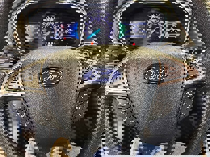 Used 2020 Ford Fusion SE image 26