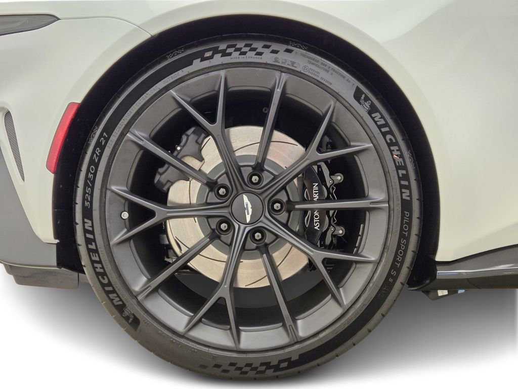 New 2026 Aston Martin V8 Vantage Coupe RWD image 8