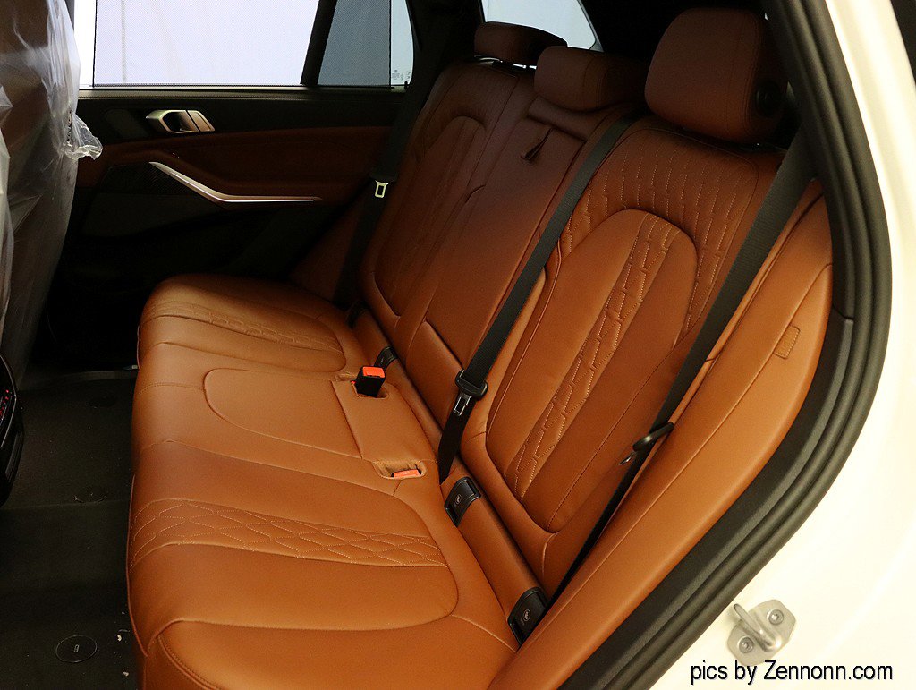 New 2026 BMW X5 M60i image 12