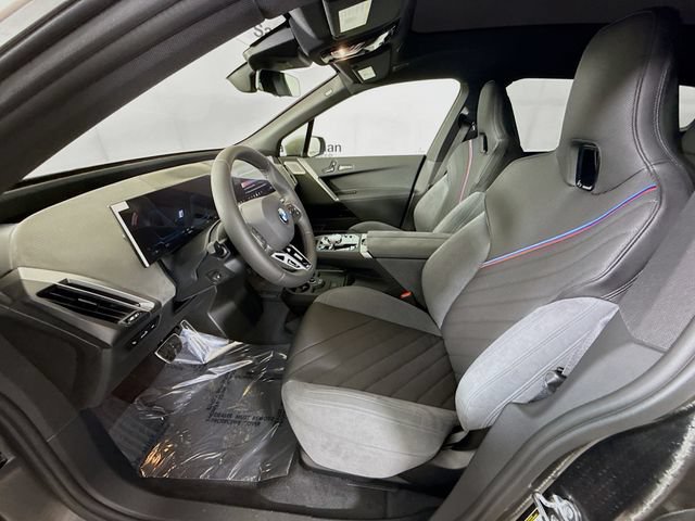 Used 2026 BMW iX xDrive60 w/ M Sport Package AWD/4WD image 22