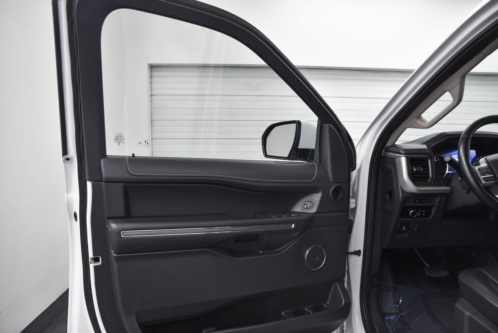 Used 2024 Ford Expedition XLT image 9