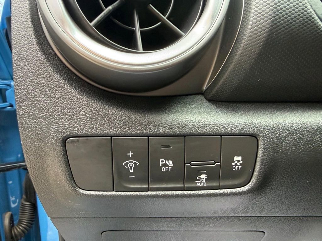 Certified 2023 Hyundai Kona Limited image 13