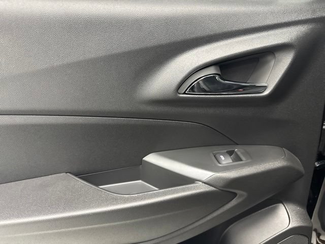 New 2026 Chevrolet Trax LT w/ Midnight Edition FWD image 24