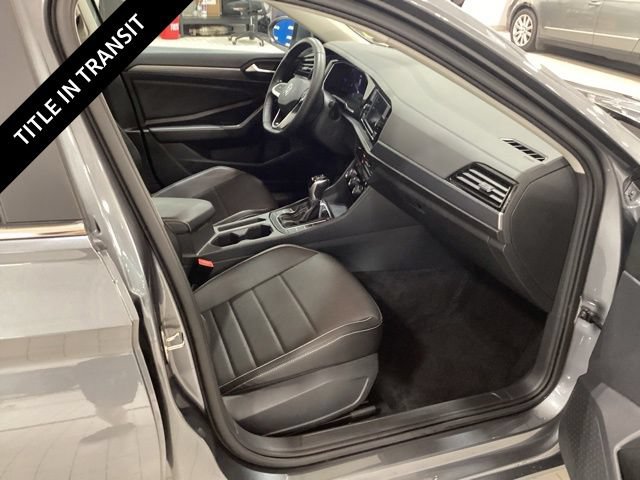 Used 2023 Volkswagen Jetta SE w/ Panoramic Sunroof Package FWD image 11