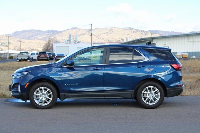 Used 2022 Chevrolet Equinox LT w/ Driver Convenience Package image 3