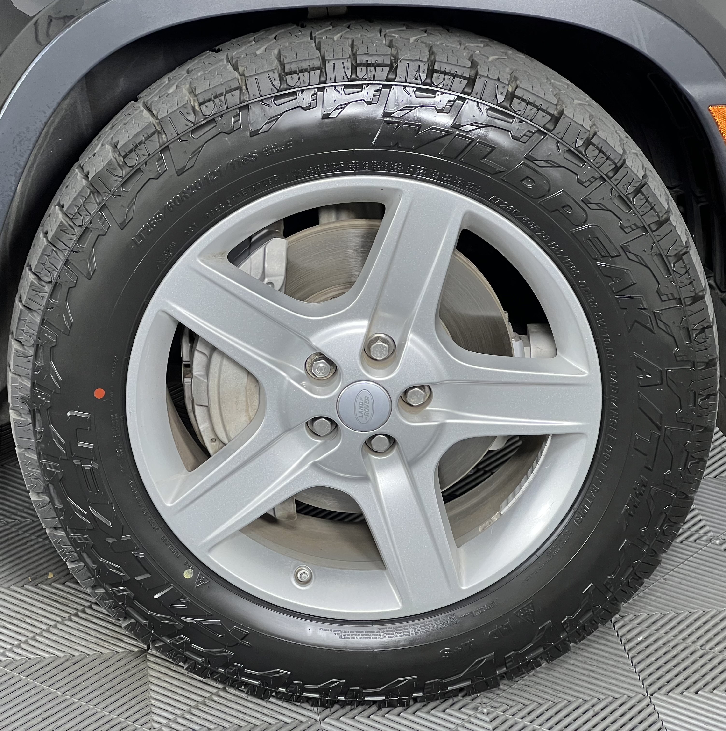 Used 2020 Land Rover Defender 110 SE AWD/4WD image 15