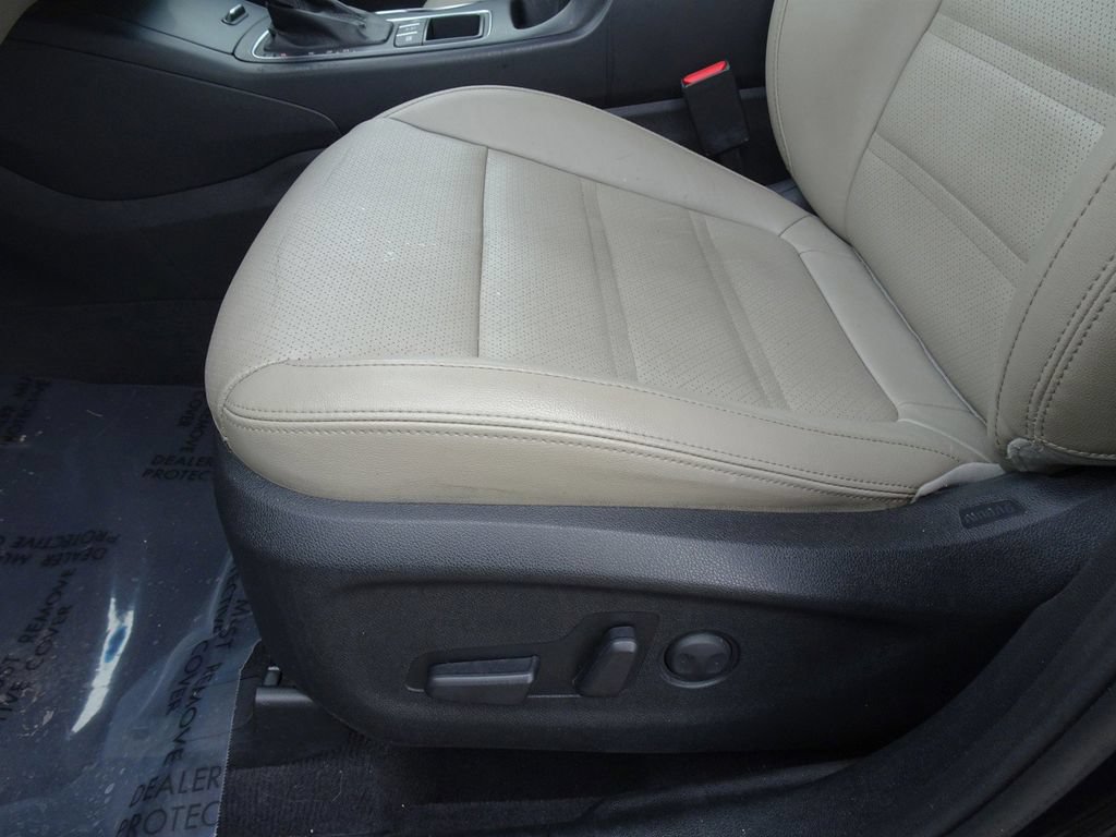 Used 2017 Kia Sorento AWD w/ LX Convenience Package image 10