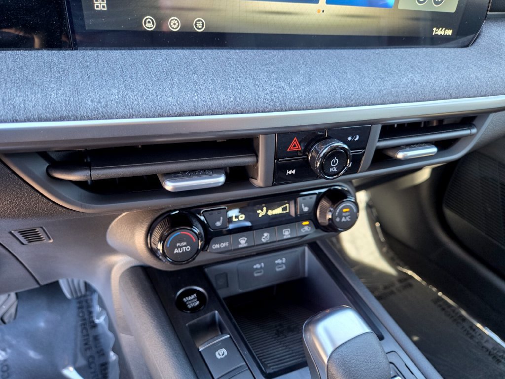 New 2027 Nissan Kicks SV w/ SV Premium Package FWD image 28