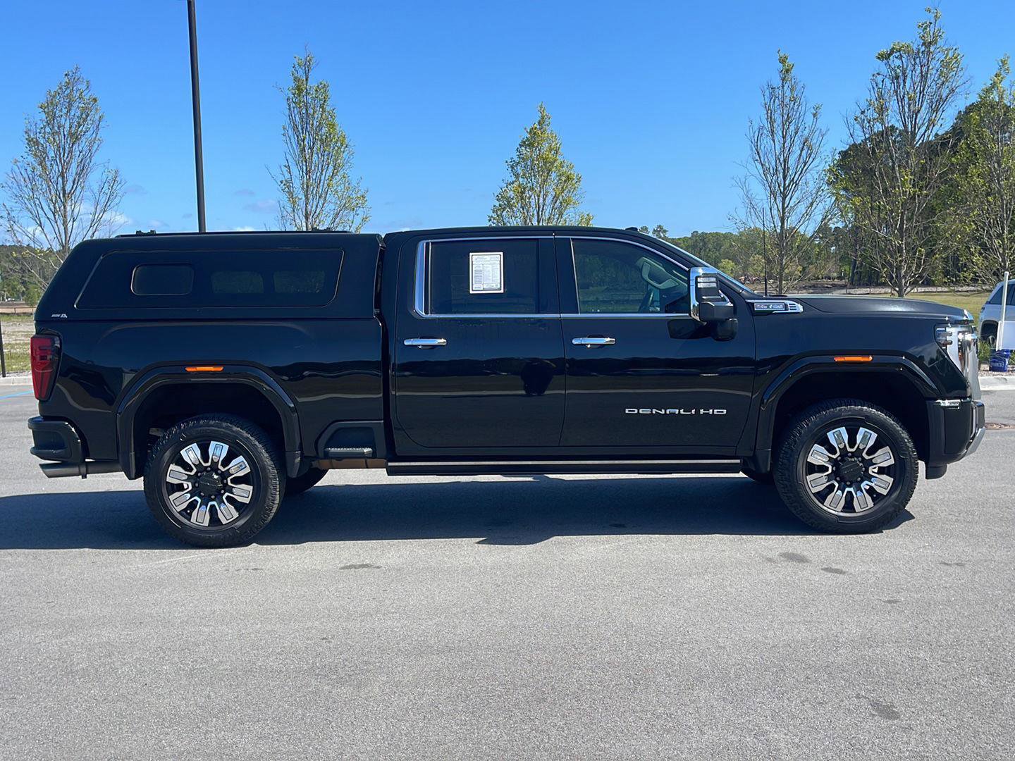 Used 2024 GMC Sierra 2500 Denali w/ Denali Reserve Package image 8