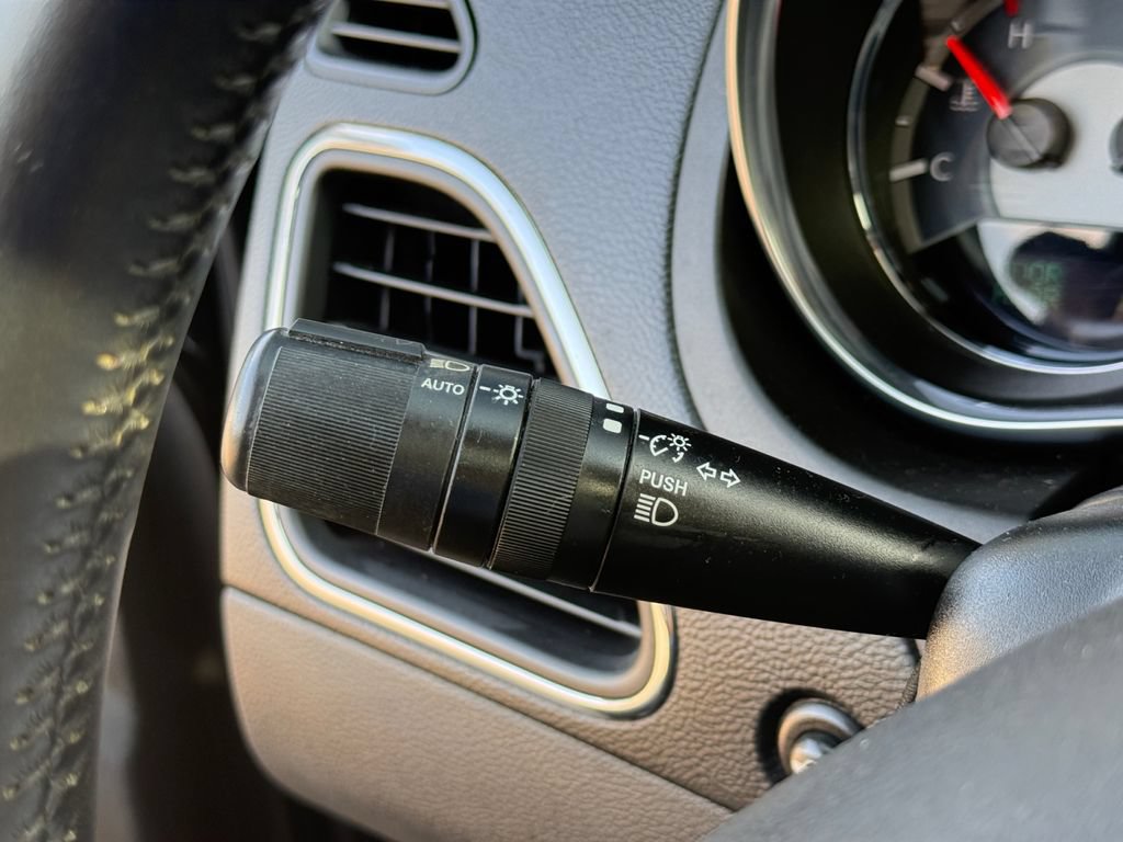 Used 2013 Chrysler 200 Limited w/ Sun/Sound Group FWD image 33