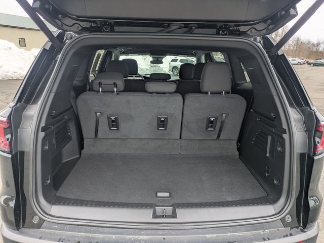 Used 2025 GMC Acadia Elevation image 32