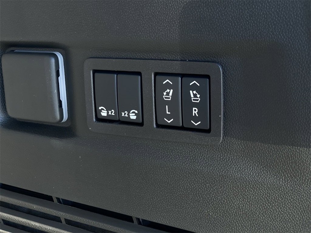 New 2026 GMC Yukon Elevation image 40