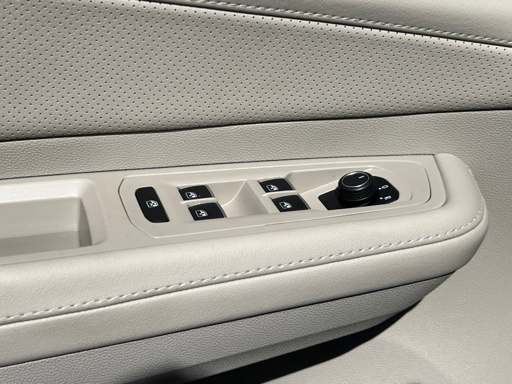 New 2026 Volkswagen Atlas SE image 18