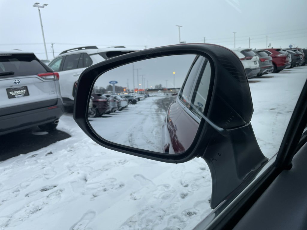 Used 2021 Toyota Venza XLE image 38