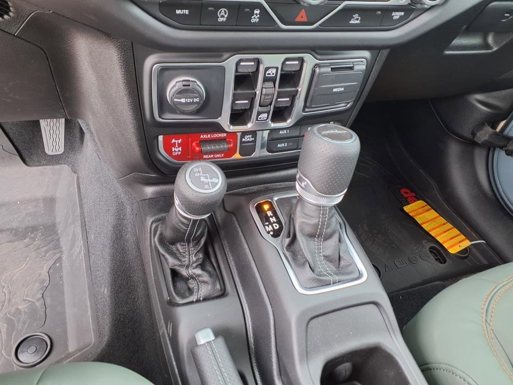 New 2025 Jeep Gladiator Mojave w/ Convenience Group image 13