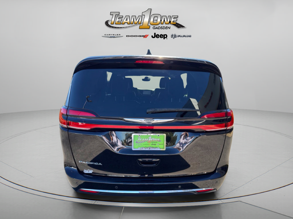 Used 2025 Chrysler Pacifica Select FWD image 7