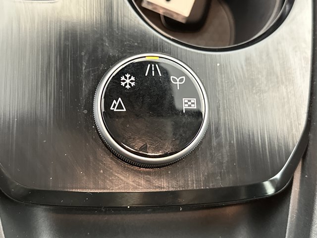 Certified 2024 Nissan Rogue SV image 25