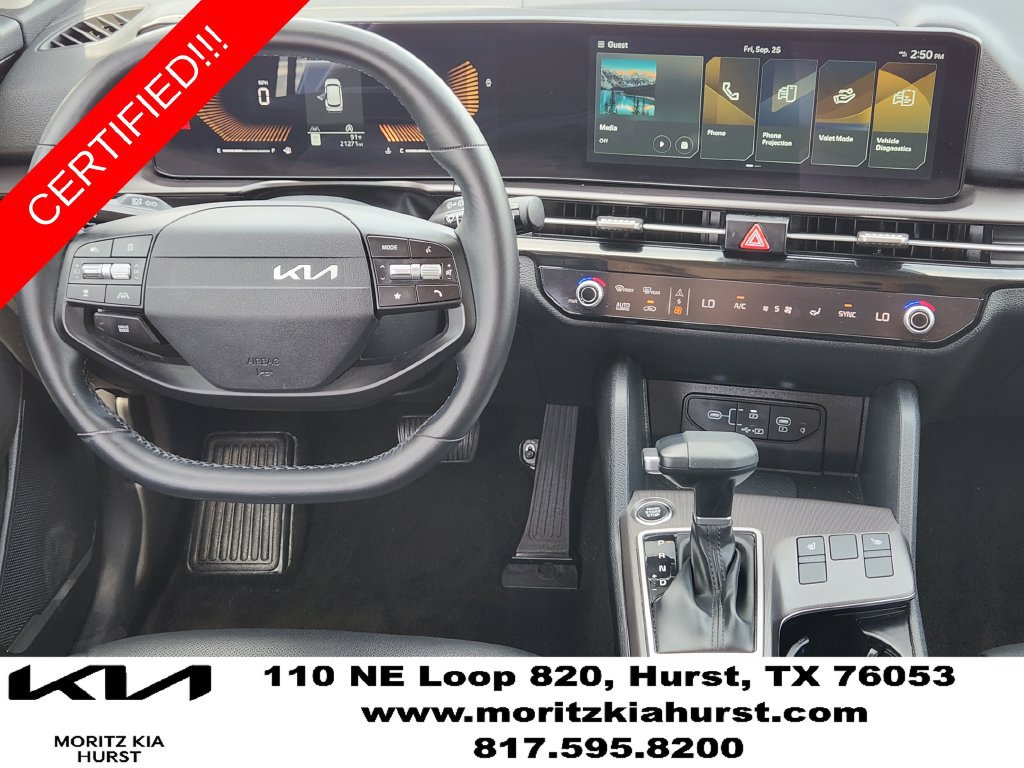 Certified 2026 Kia Sportage EX w/ EX Panorama Roof Package FWD image 10