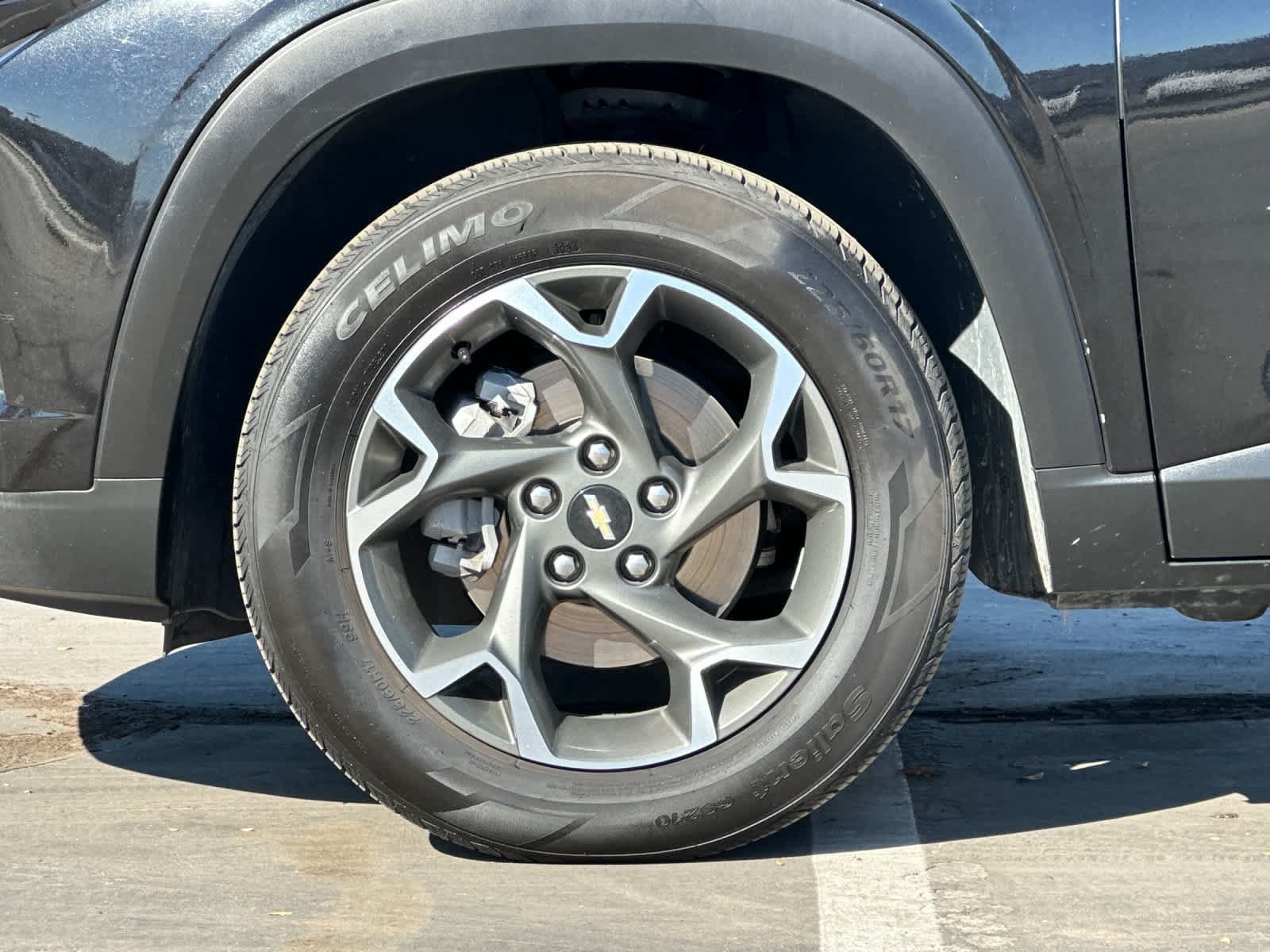 Used 2024 Chevrolet Trax LT FWD image 27